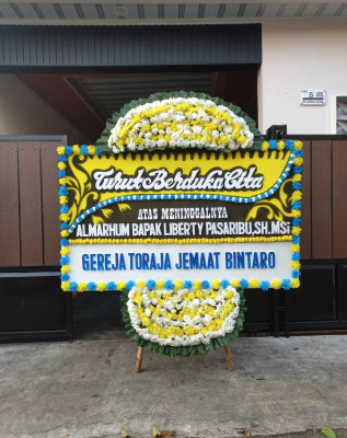 Papan Bunga Duka di Maratua